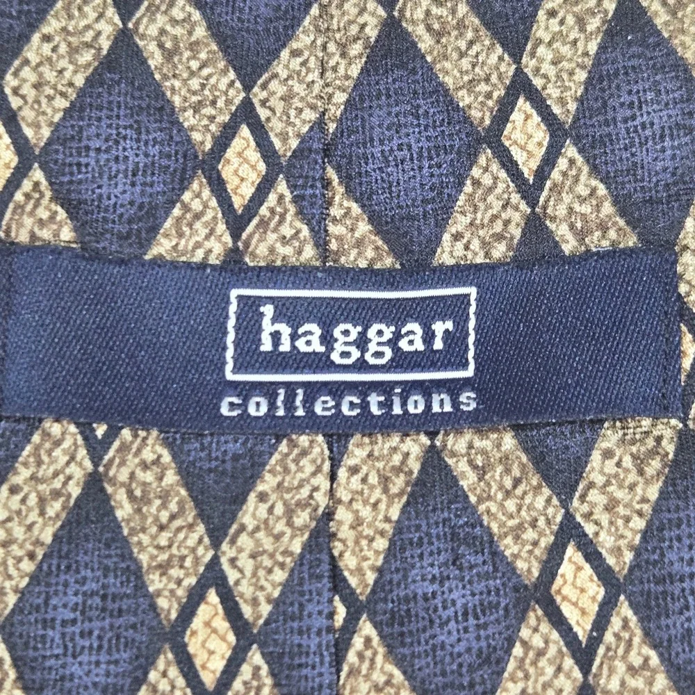 Haggar Mens Navy Blue Gold Diamond Geometric Silk Necktie